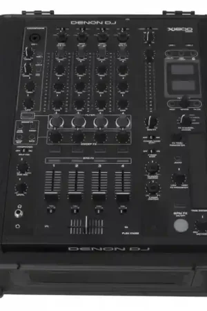 Solde UDGUltimate Pick Foam Flight Case Multi Format M Black - U93011BL - Platine ou mixeur DJ