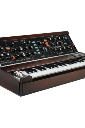 Commander Maintenant MoogMinimoog Model D