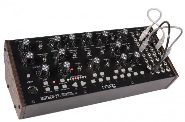Moog Mother-32 Authentique